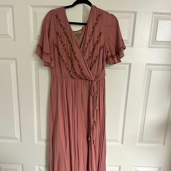 Dresses & Skirts - High/low Rose embroidered  dress